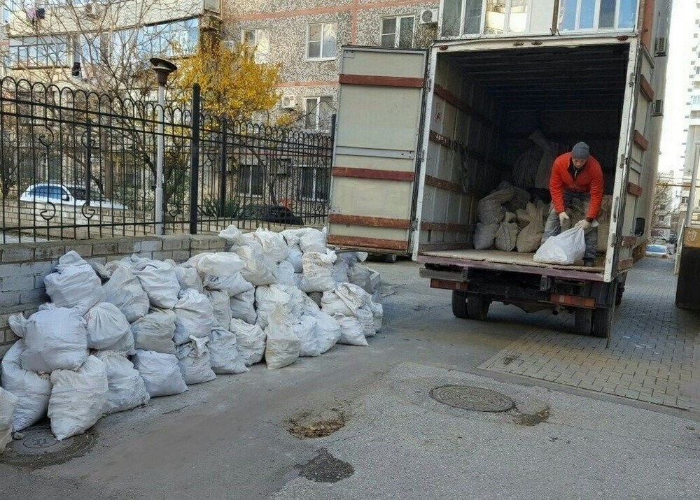 Вывоз строительного мусора: преимущества услуги и критерии выбора транспорта